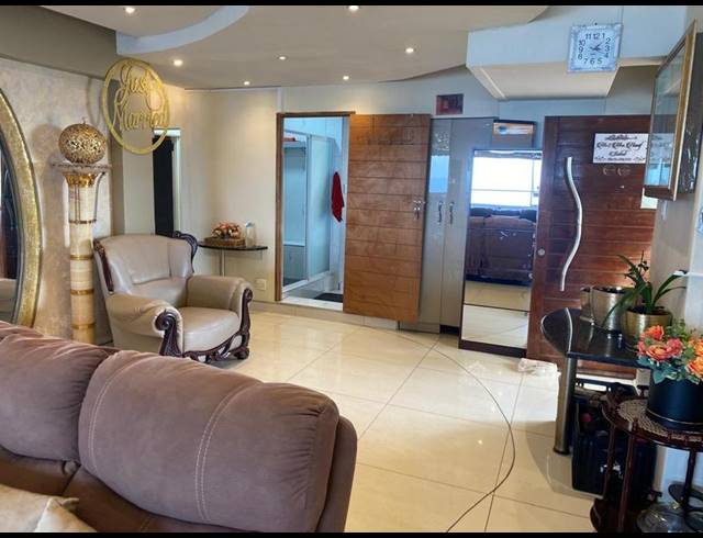 6 BEDROOM APARTMENT FOR SALE IN NORTH BEACH